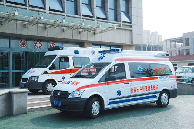 广州救护车厂家跟你聊聊为什么无人避让救护车？02